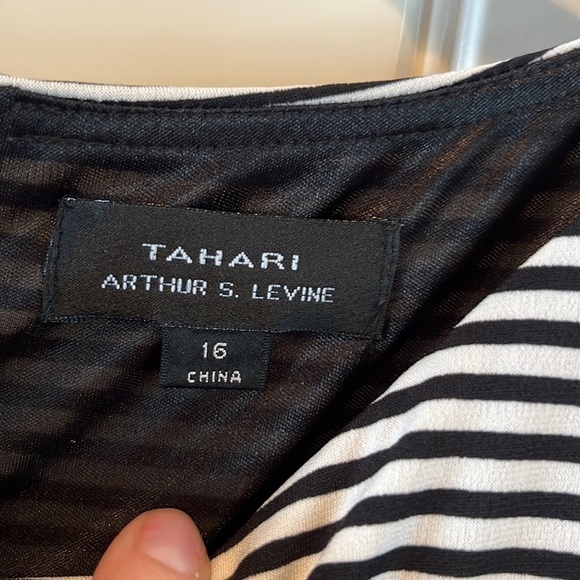 BLACK and white striped dress gathered slimming ruched flattering size 16 - Picture 7 of 12